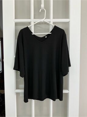 Unbranded V Tee XL